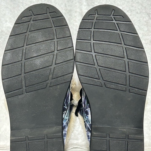 Yes We Vibe Girls Black/White Circle of Life Faux Fur Fall/Winter Boots SZ 3.5M - Picture 9 of 11